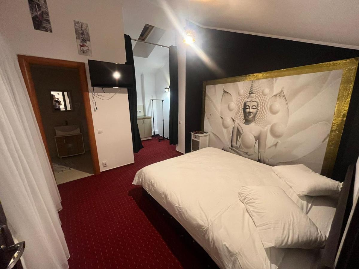 Karma Caffe&Rooms Bukarest Eksteriør billede