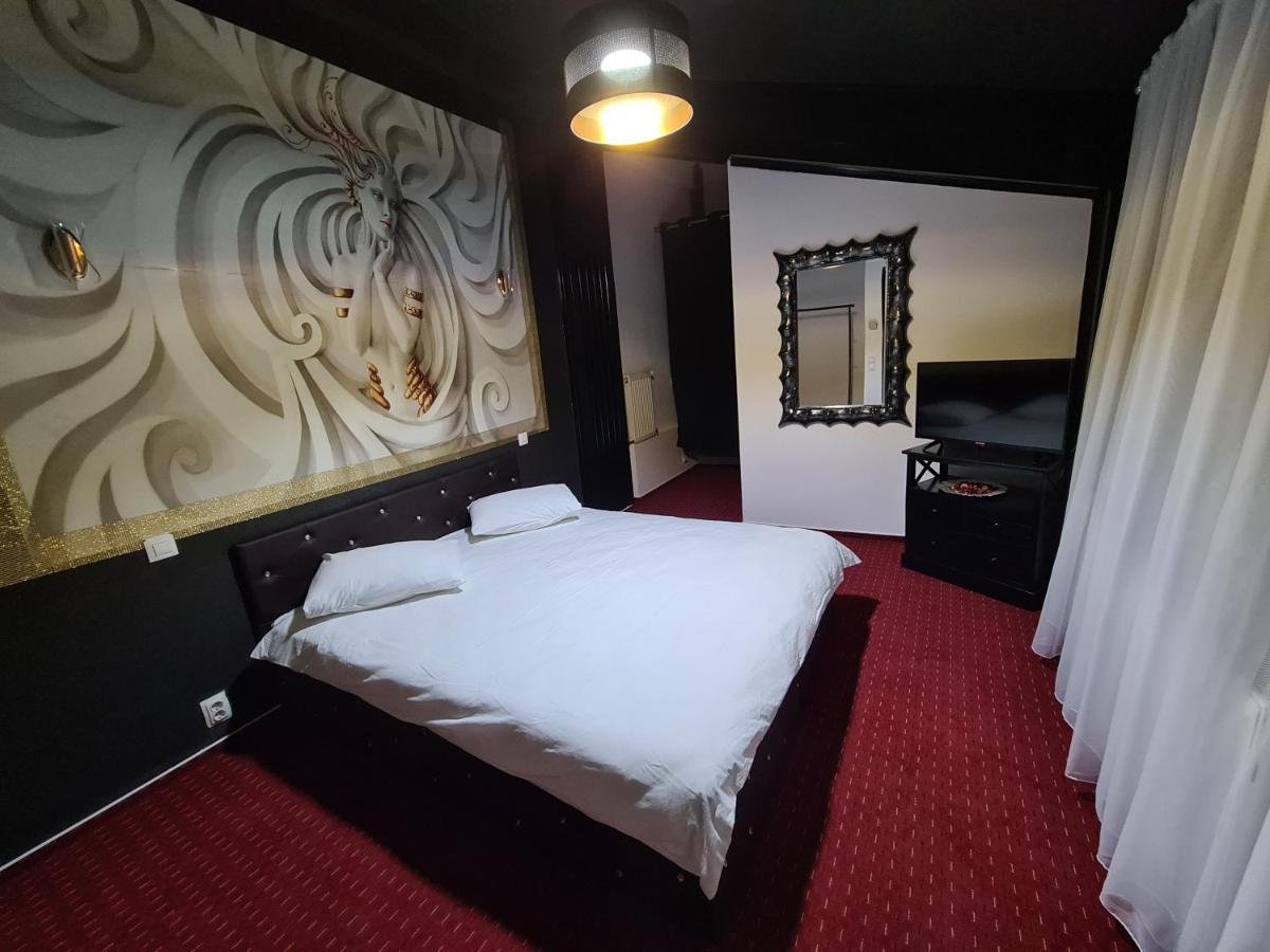 Karma Caffe&Rooms Bukarest Eksteriør billede
