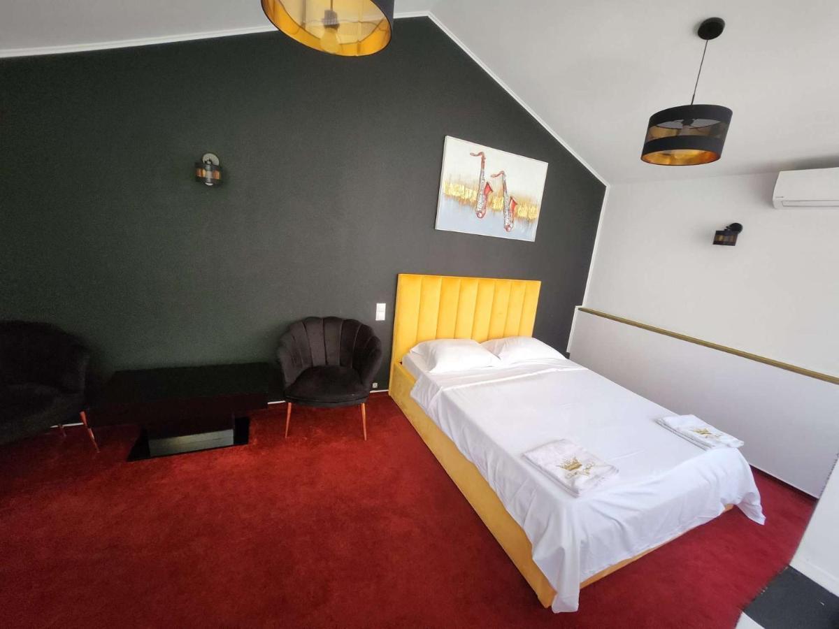 Karma Caffe&Rooms Bukarest Eksteriør billede